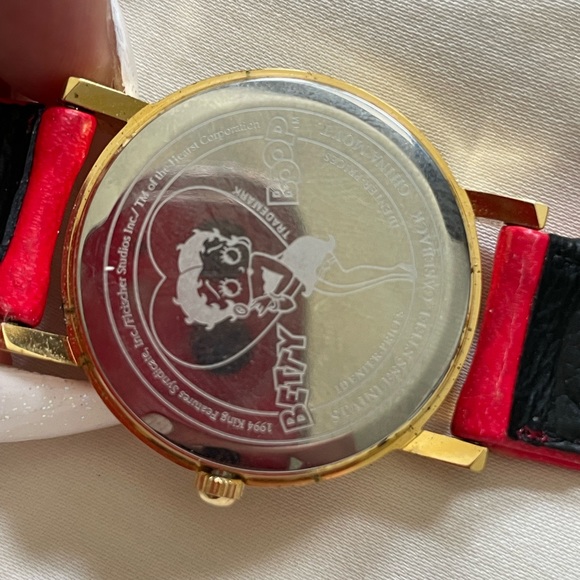 Betty Boop Red Strap Gold Watch - Picture 7 of 12